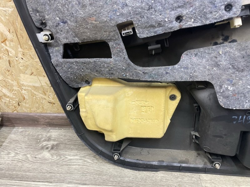 Обшивка двери Toyota Corolla 2008 E150