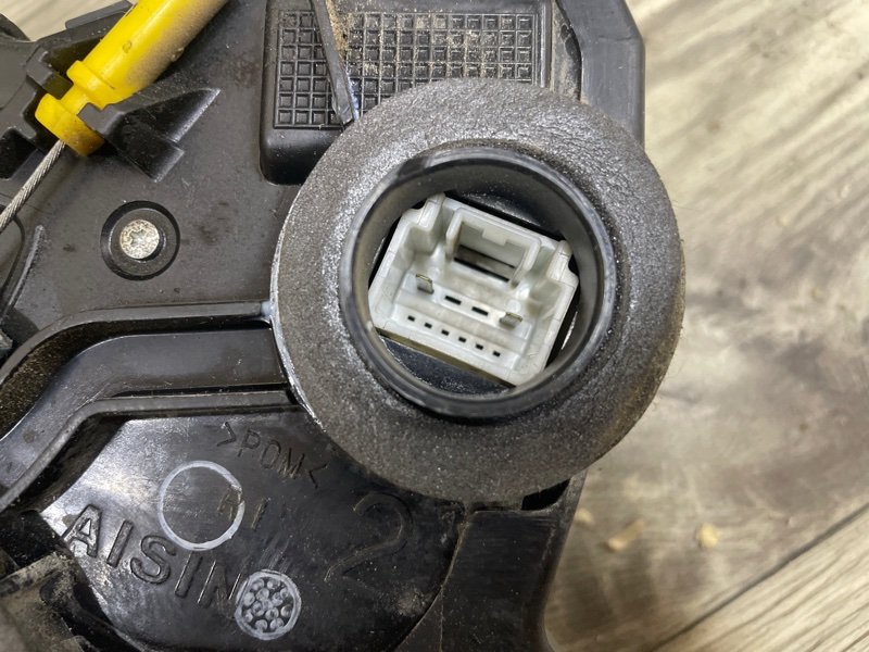 Замок двери Toyota Corolla 2008 E150