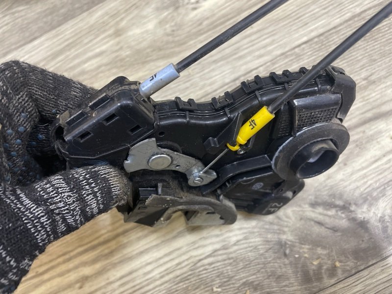 Замок двери Toyota Corolla 2008 E150