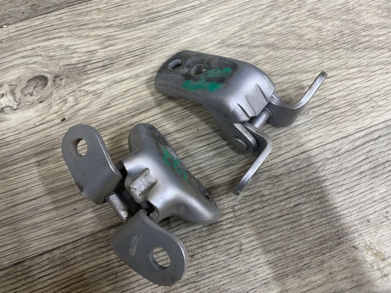 Петля двери Toyota Corolla 2008 E150