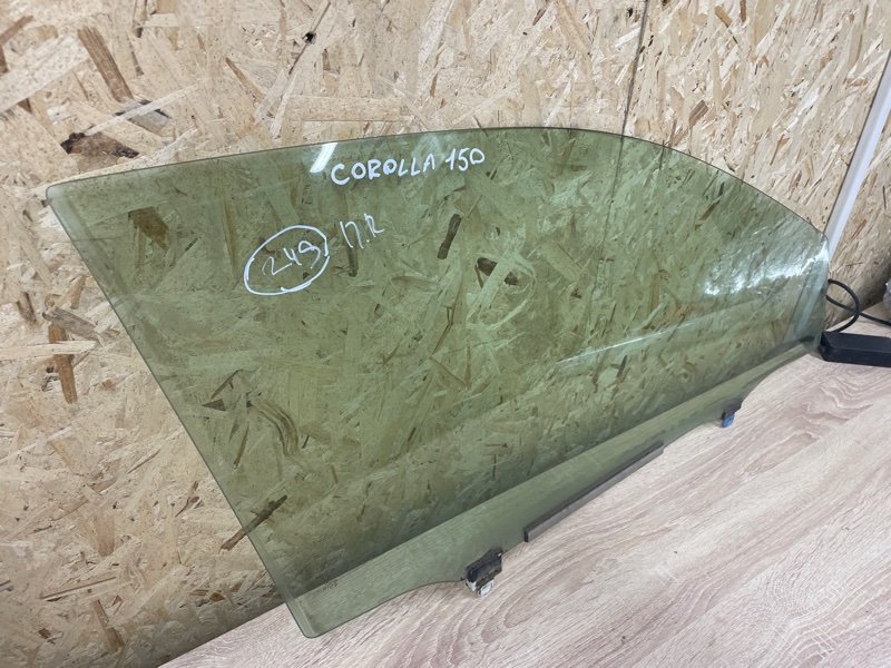 Стекло двери Toyota Corolla 2008 E150