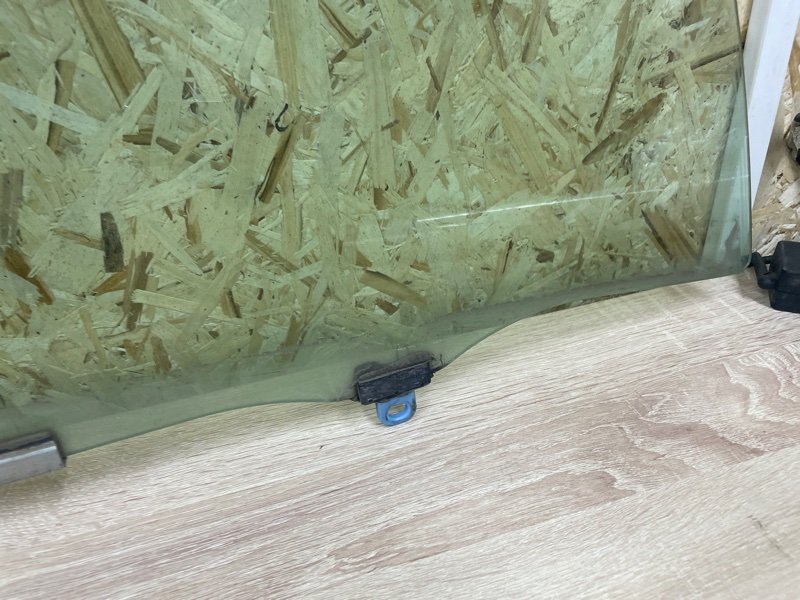 Стекло двери Toyota Corolla 2008 E150