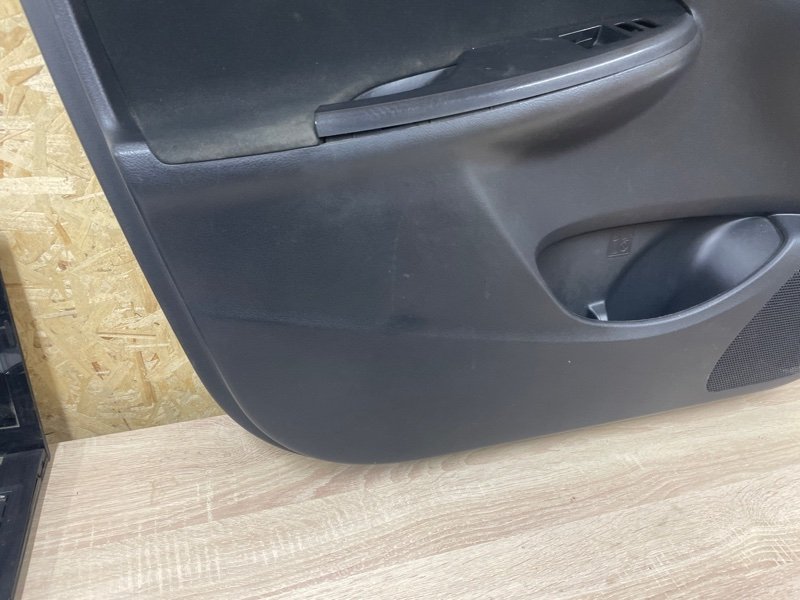 Обшивка двери Toyota Corolla 2008 E150