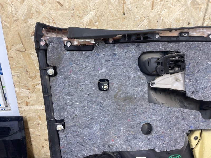 Обшивка двери Toyota Corolla 2008 E150