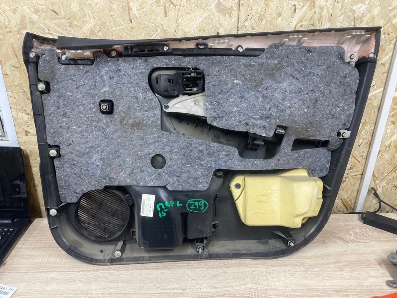 Обшивка двери Toyota Corolla 2008 E150