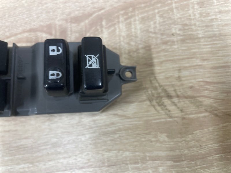Блок управления стеклоподъемниками Toyota Corolla 2008 E150