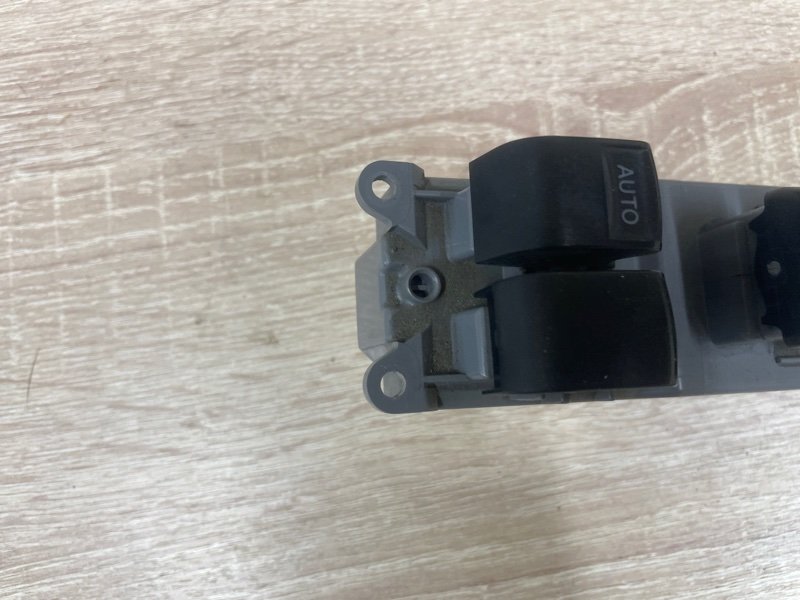 Блок управления стеклоподъемниками Toyota Corolla 2008 E150