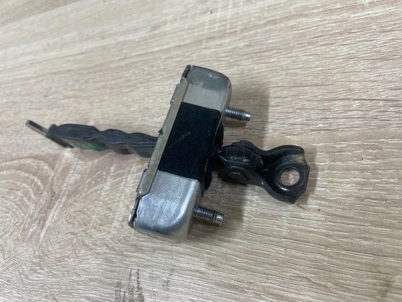 Ограничитель двери Toyota Corolla 2008 E150