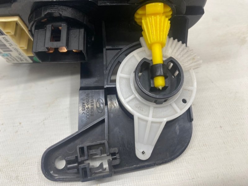 Блок управления климатом Hyundai Solaris 2015