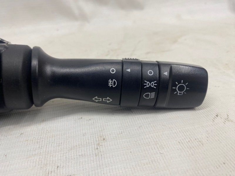 Переключатель подрулевой Hyundai Solaris 2015