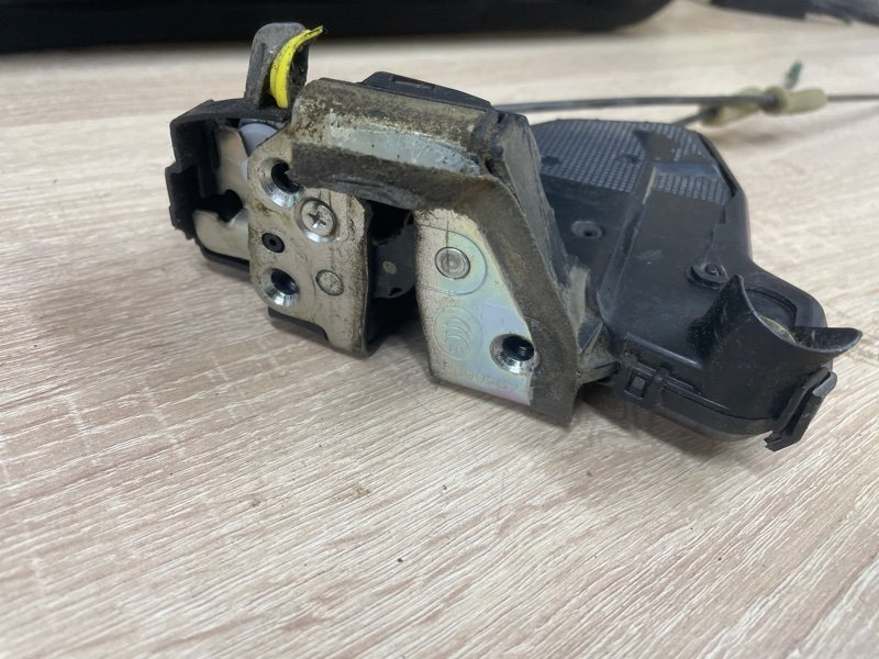 Замок двери Toyota Corolla 2008 E150