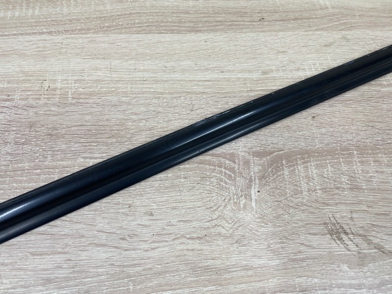 Молдинг стекла Toyota Corolla 2008 E150