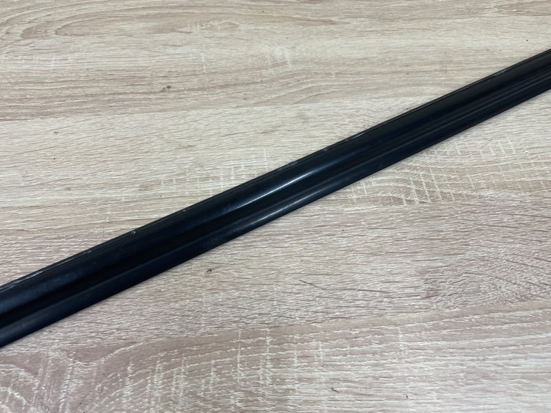 Молдинг стекла Toyota Corolla 2008 E150