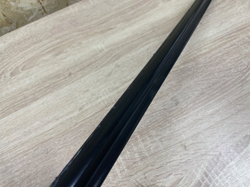 Молдинг стекла Toyota Corolla 2008 E150