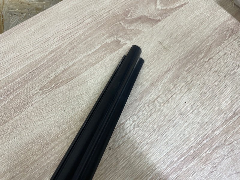 Молдинг стекла Toyota Corolla 2008 E150