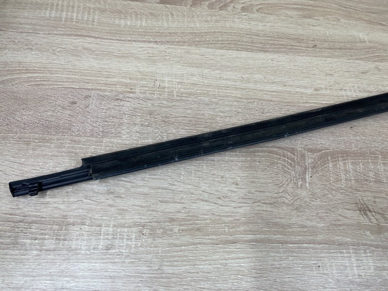 Молдинг стекла Toyota Corolla 2008 E150