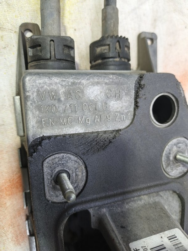 Трос МКПП Volkswagen Jetta 2008