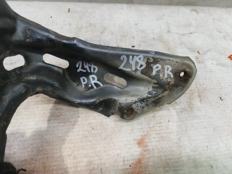 Кронштейн крыла Volkswagen Jetta 2008