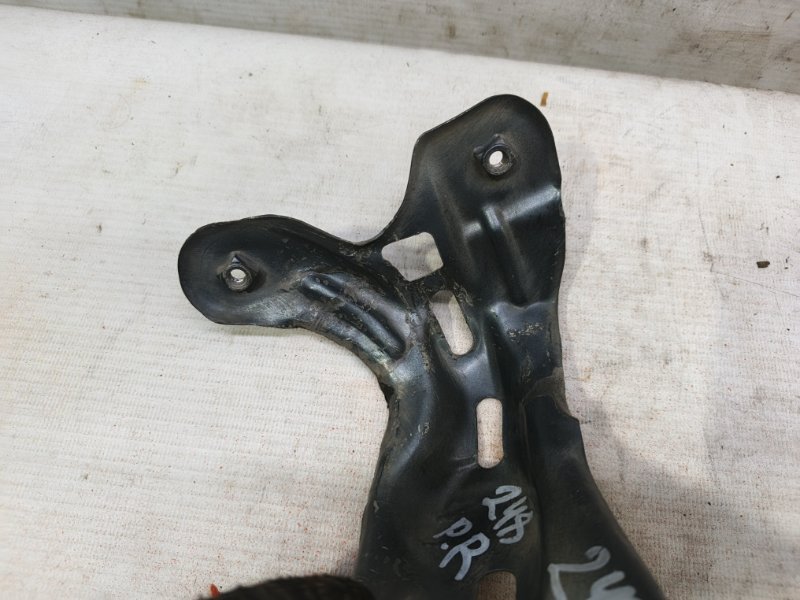 Кронштейн крыла Volkswagen Jetta 2008