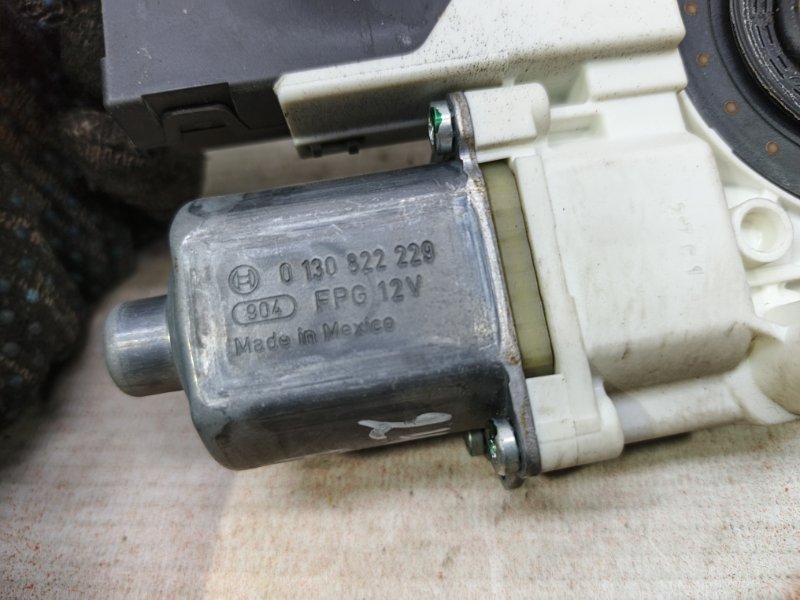 Моторчик стеклоподъемника Volkswagen Jetta 2008