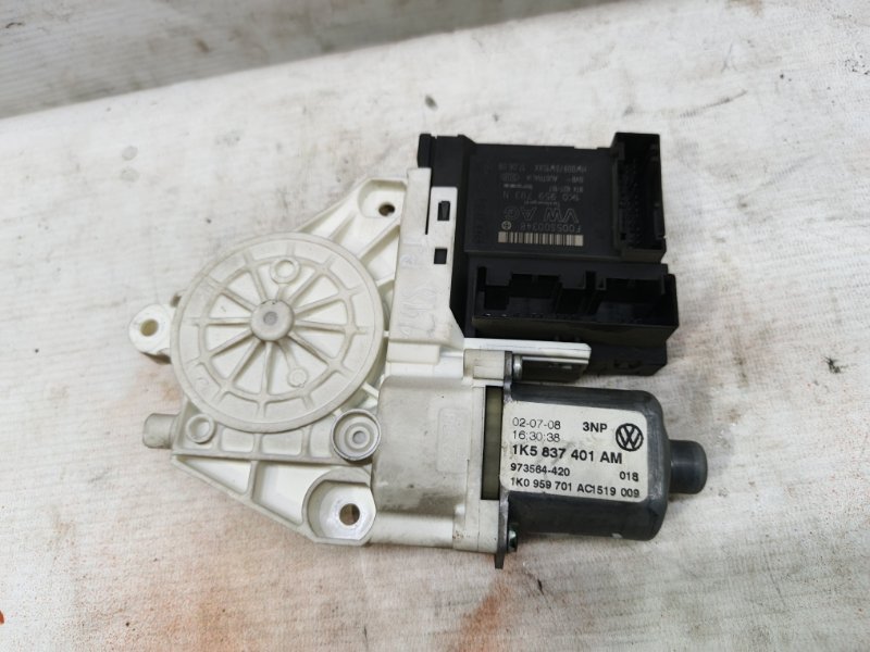 Моторчик стеклоподъемника Volkswagen Jetta 2008