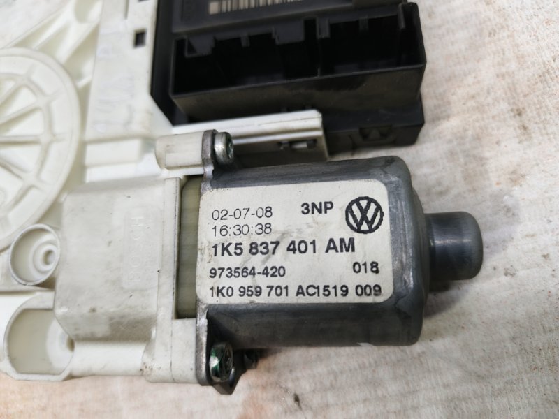 Моторчик стеклоподъемника Volkswagen Jetta 2008