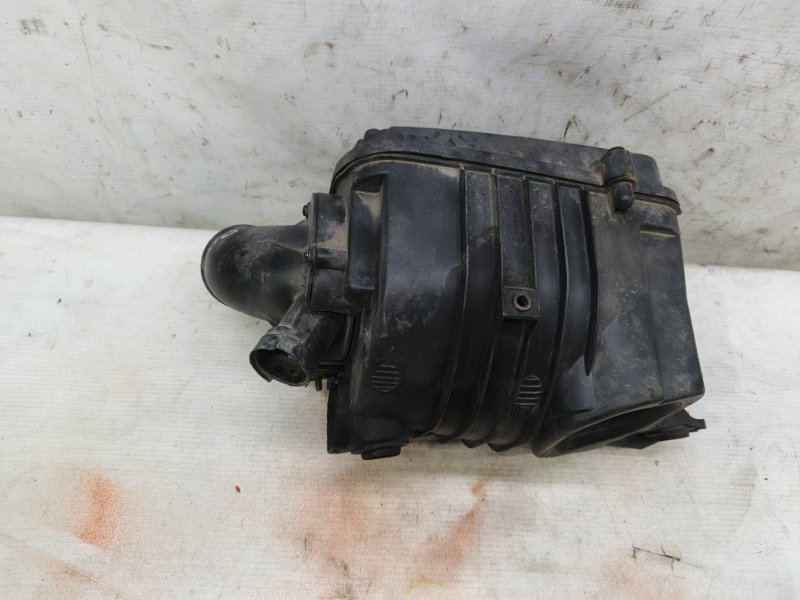 Корпус воздушного фильтра Volkswagen Jetta 2008