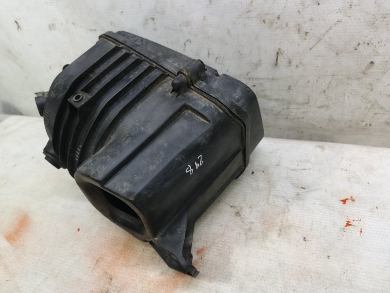 Корпус воздушного фильтра Volkswagen Jetta 2008