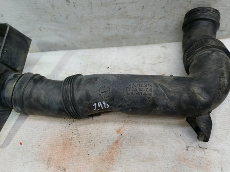 Патрубок воздушного фильтра Volkswagen Jetta 2008