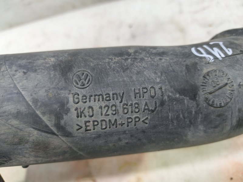 Патрубок воздушного фильтра Volkswagen Jetta 2008