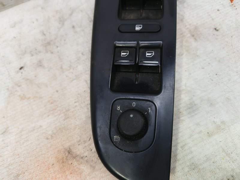 Блок управления стеклоподъемниками Volkswagen Jetta 2008