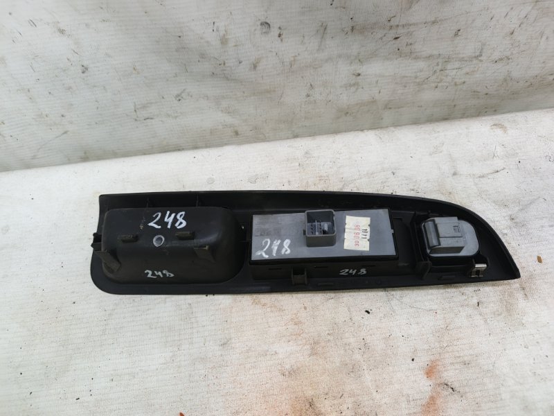 Блок управления стеклоподъемниками Volkswagen Jetta 2008