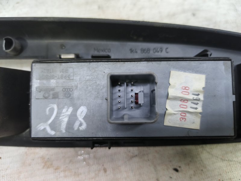 Блок управления стеклоподъемниками Volkswagen Jetta 2008