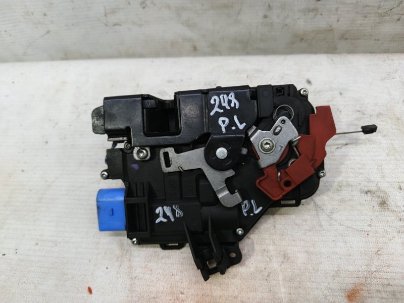 Замок двери Volkswagen Jetta 2008