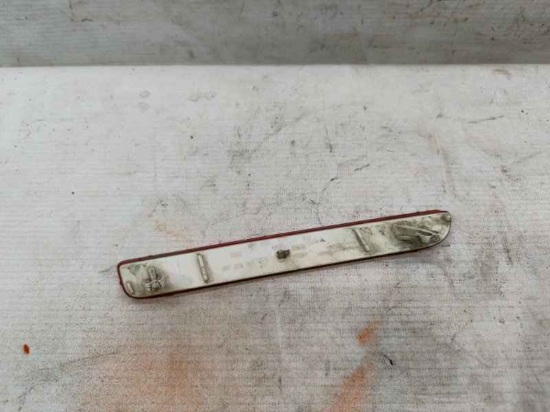 Отражатель в бампер Volkswagen Jetta 2008