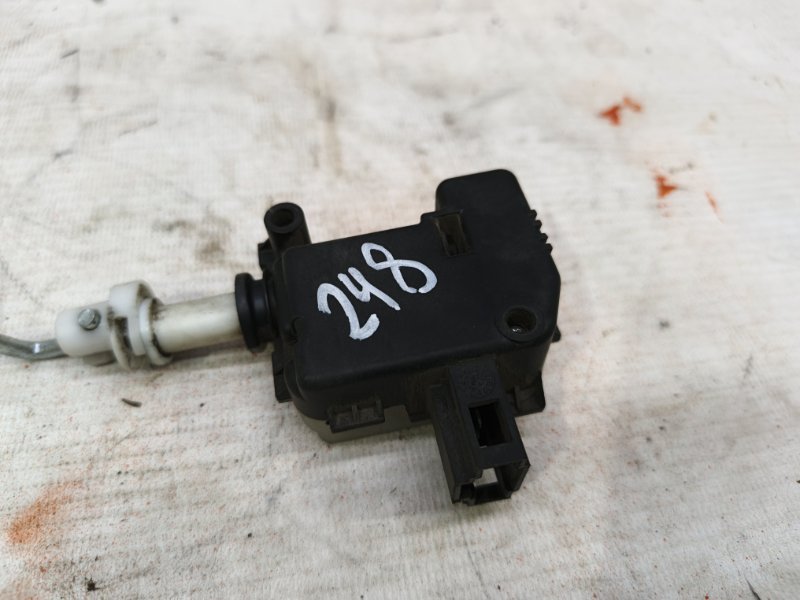 Активатор лючка бензобака Volkswagen Jetta 2008