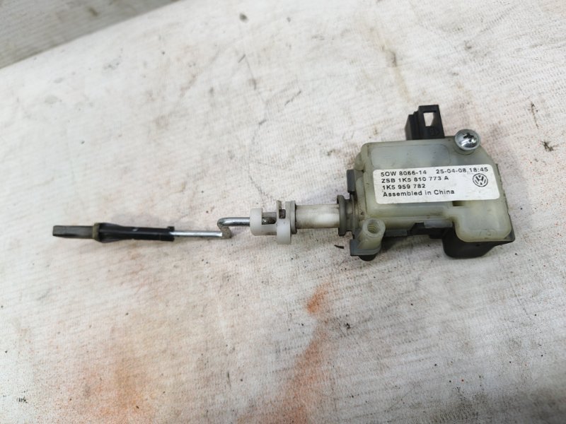 Активатор лючка бензобака Volkswagen Jetta 2008