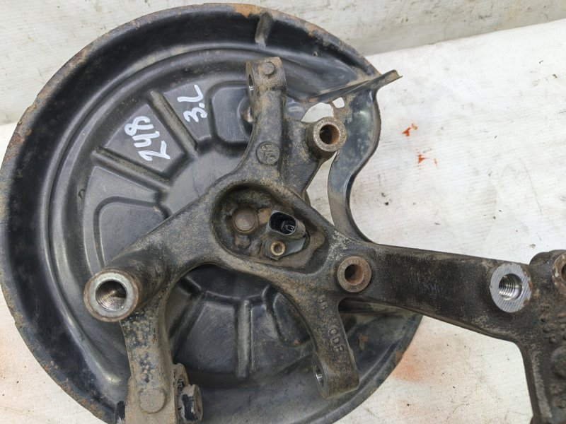 Кулак поворотный Volkswagen Jetta 2008