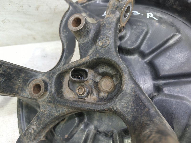 Кулак поворотный Volkswagen Jetta 2008