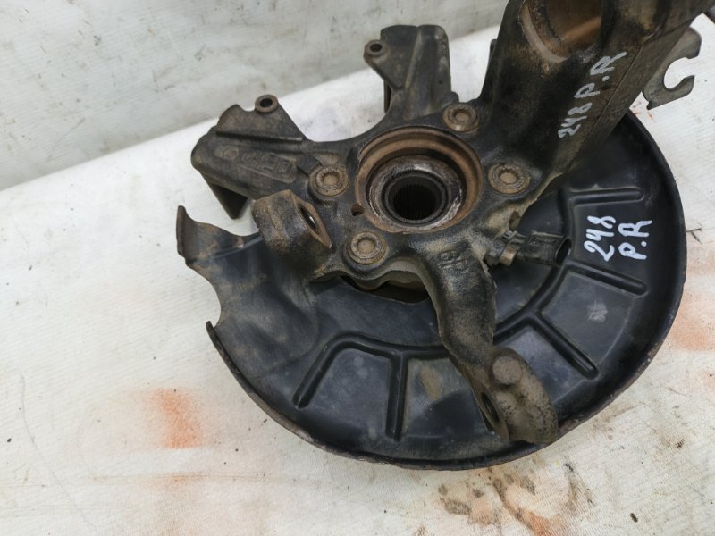 Кулак поворотный Volkswagen Jetta 2008