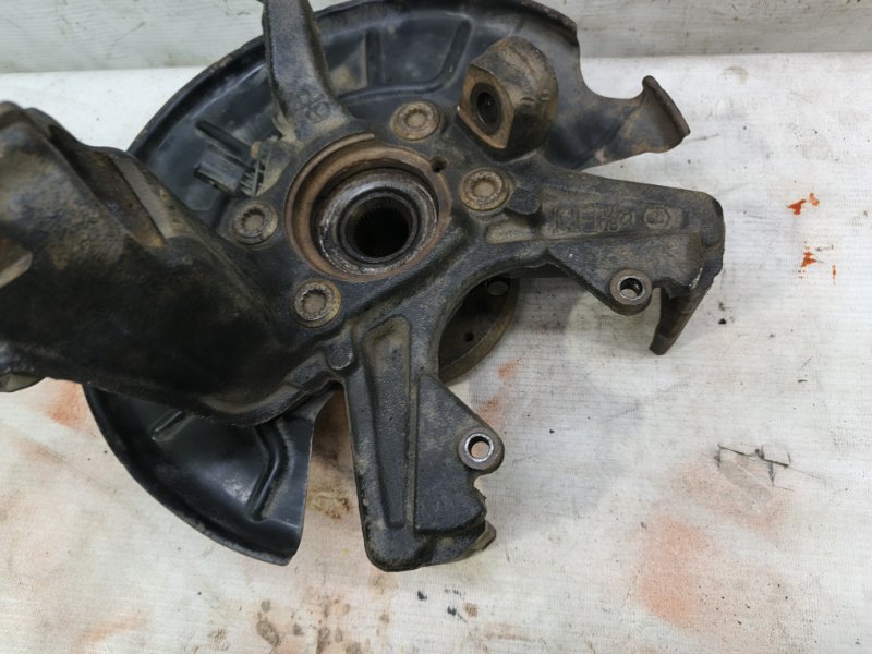 Кулак поворотный Volkswagen Jetta 2008