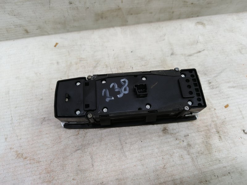 Блок управления стеклоподъемниками Mercedes CLA - Class 2015 CLA 180