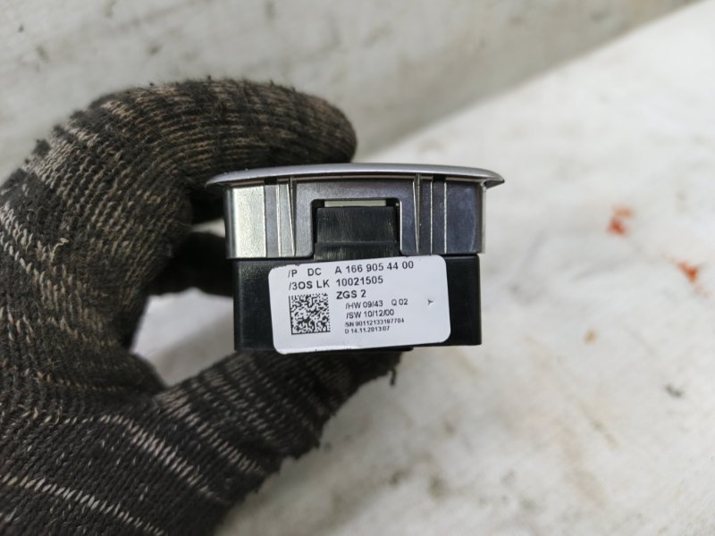 Блок управления стеклоподъемниками Mercedes CLA - Class 2015 CLA 180