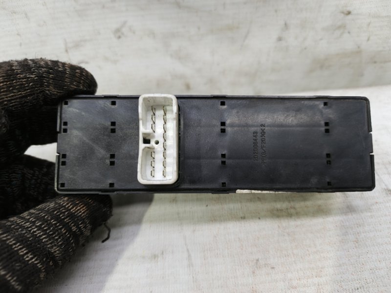 Блок управления стеклоподъемниками Kia Cerato 2010 TD