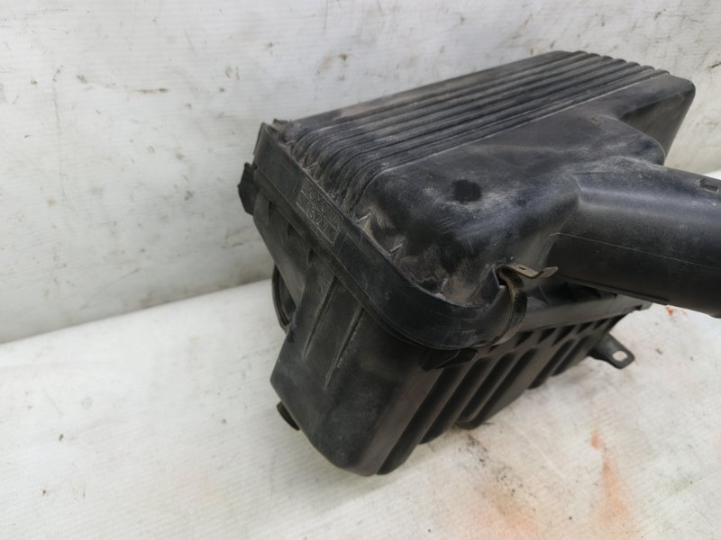 Корпус воздушного фильтра TOYOTA Corolla Levin 1993