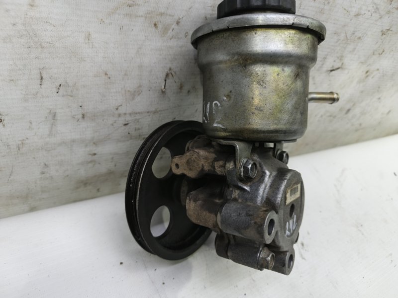 Насос гидроусилителя TOYOTA Corolla Levin 1993