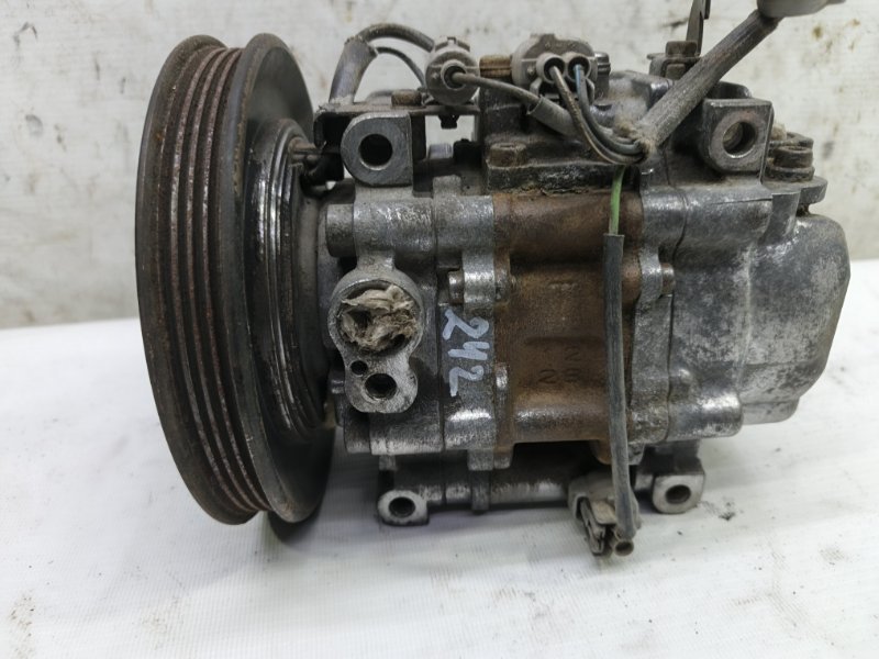 Компрессор кондиционера TOYOTA Corolla Levin 1993