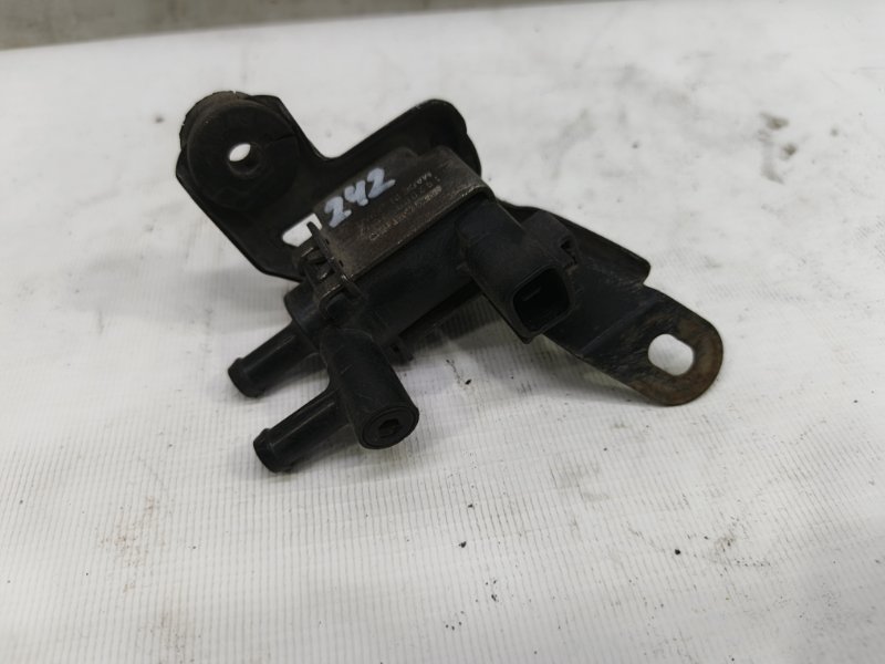 Клапан вакуумный TOYOTA Corolla Levin 1993