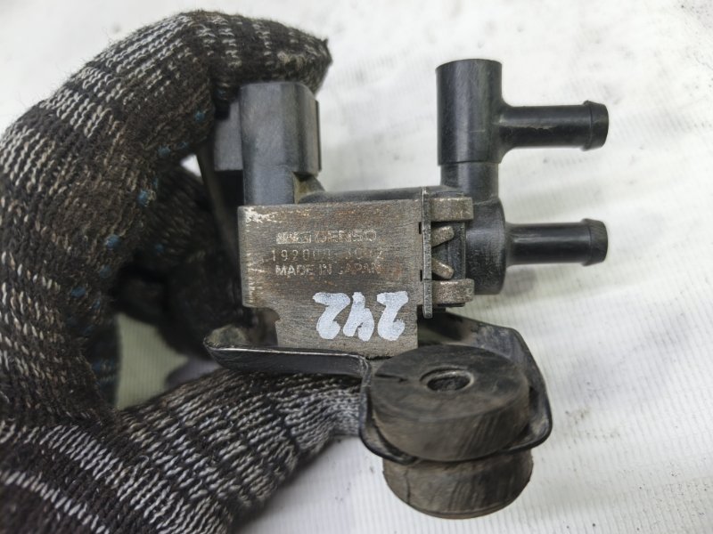 Клапан вакуумный TOYOTA Corolla Levin 1993