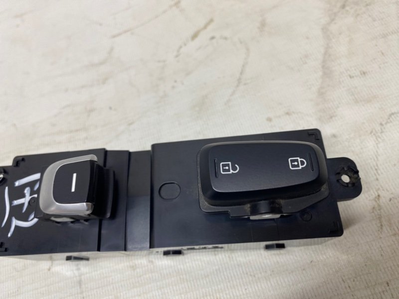 Кнопка стеклоподъемника Kia Optima 2019 JF